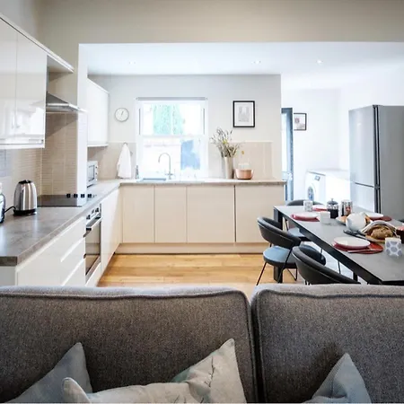 107 Nunnery 別荘 *