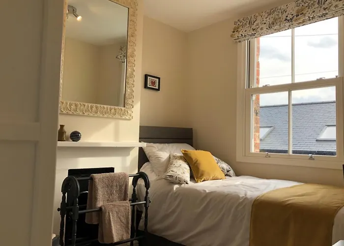 107 Nunnery 別荘 *